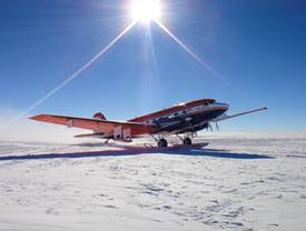 Polar 6. Mit dem deutlich sichtbaren "Schnabel" wird das Erdmagnetfeld gemessen.