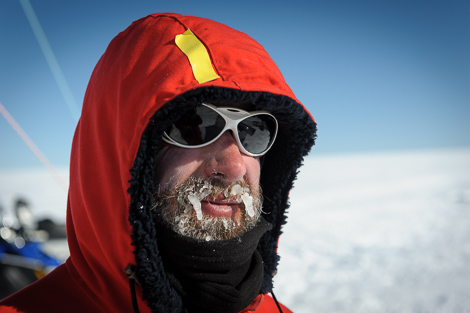 Meine kalte Nase und vereister Bart nach dem graben von Schneeschächten